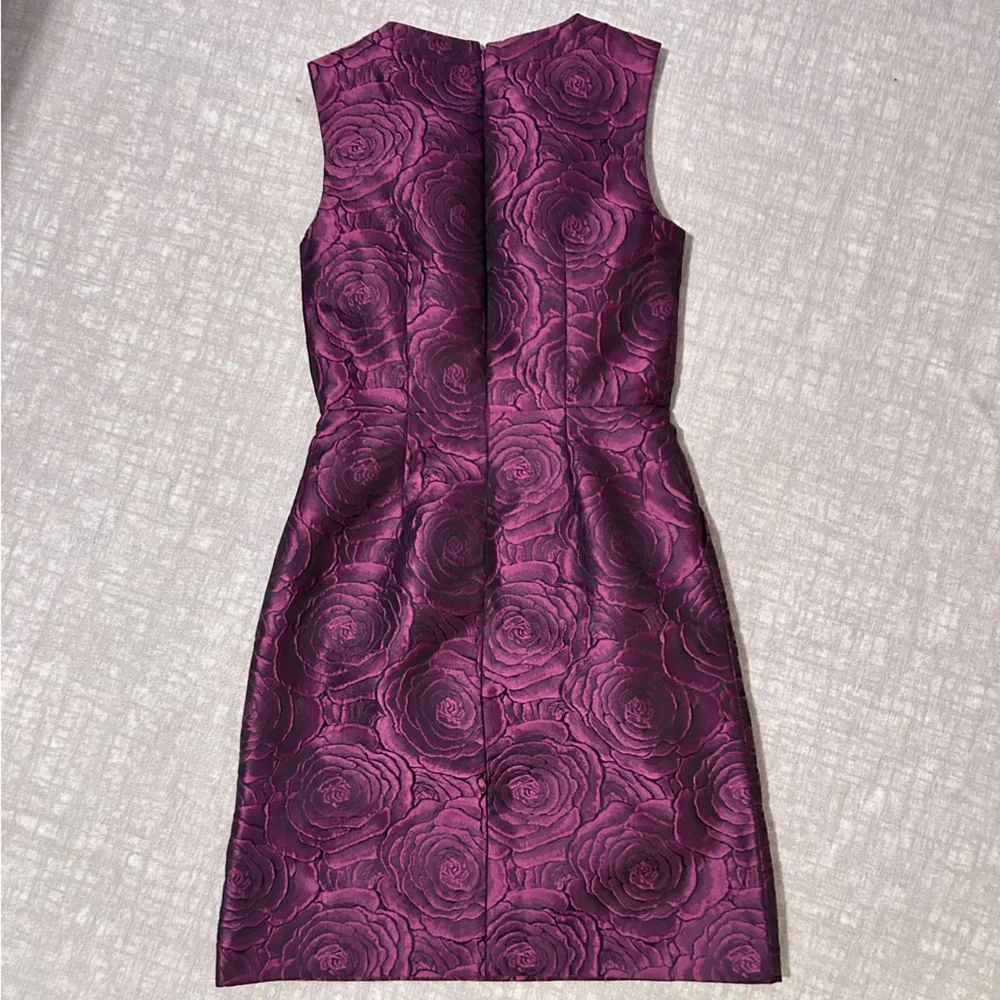 TAHARI ASL Sheath Dress in Purple with Allover Rose Print - Picture 4 of 11